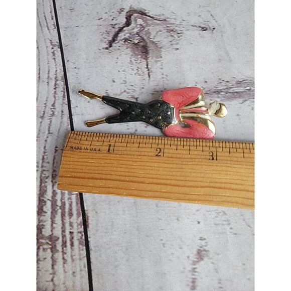 Vintage Brooch Metal Stamp Fashion Style Enamel c clasp gold tone 3in Pin - Picture 3 of 3
